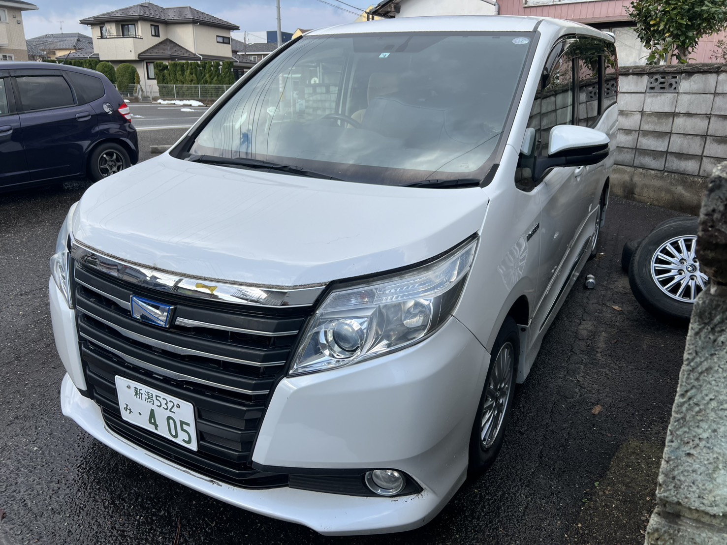 五泉市で買い取った2015年式トヨタ エスクァイア 175中古車